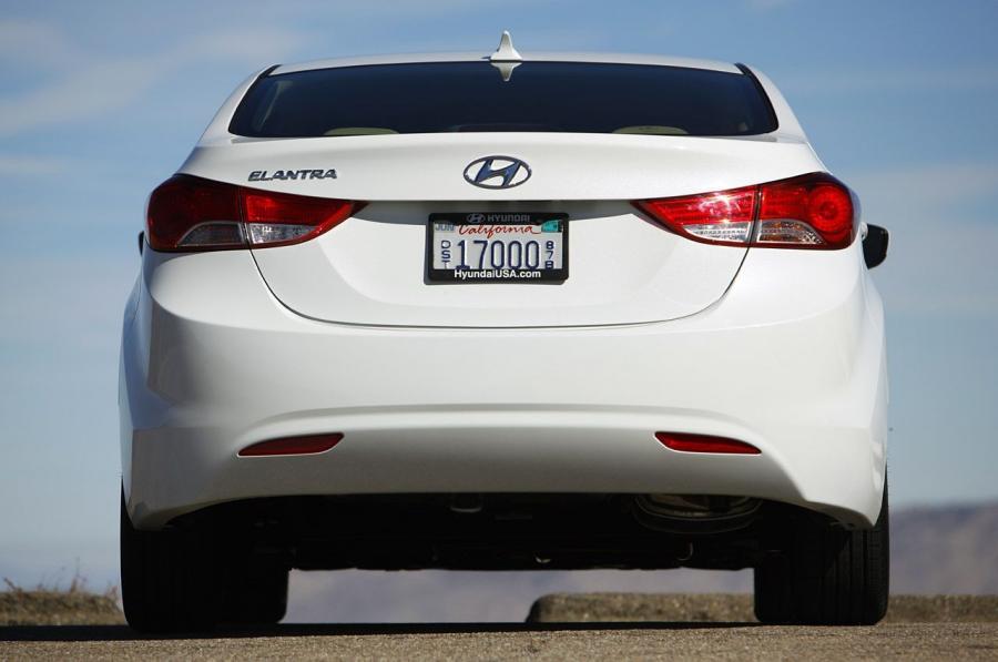  Hyundai Elantra 2011 года  (фото 9 из 144)